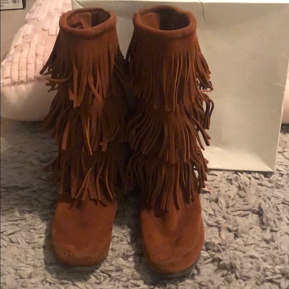 Minnetonka 3-layer fringe boots - Picture 8 of 13